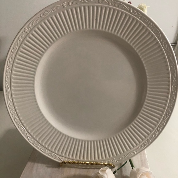 Mikasa Kitchen Mikasa Italian Countryside Dinner Plates Poshmark